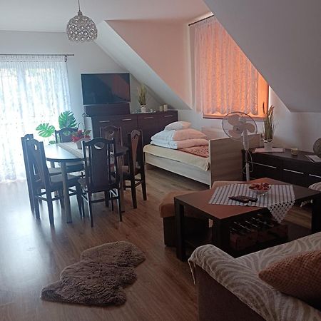 Dom Wakacyjny Gajowka Z Ogrodem Rzyki Bagian luar foto