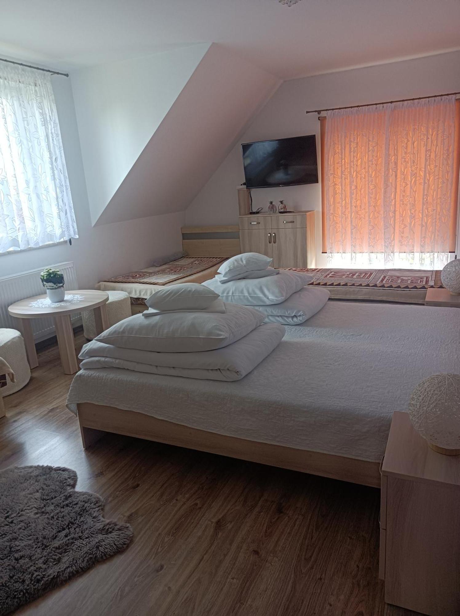 Dom Wakacyjny Gajowka Z Ogrodem Rzyki Bagian luar foto