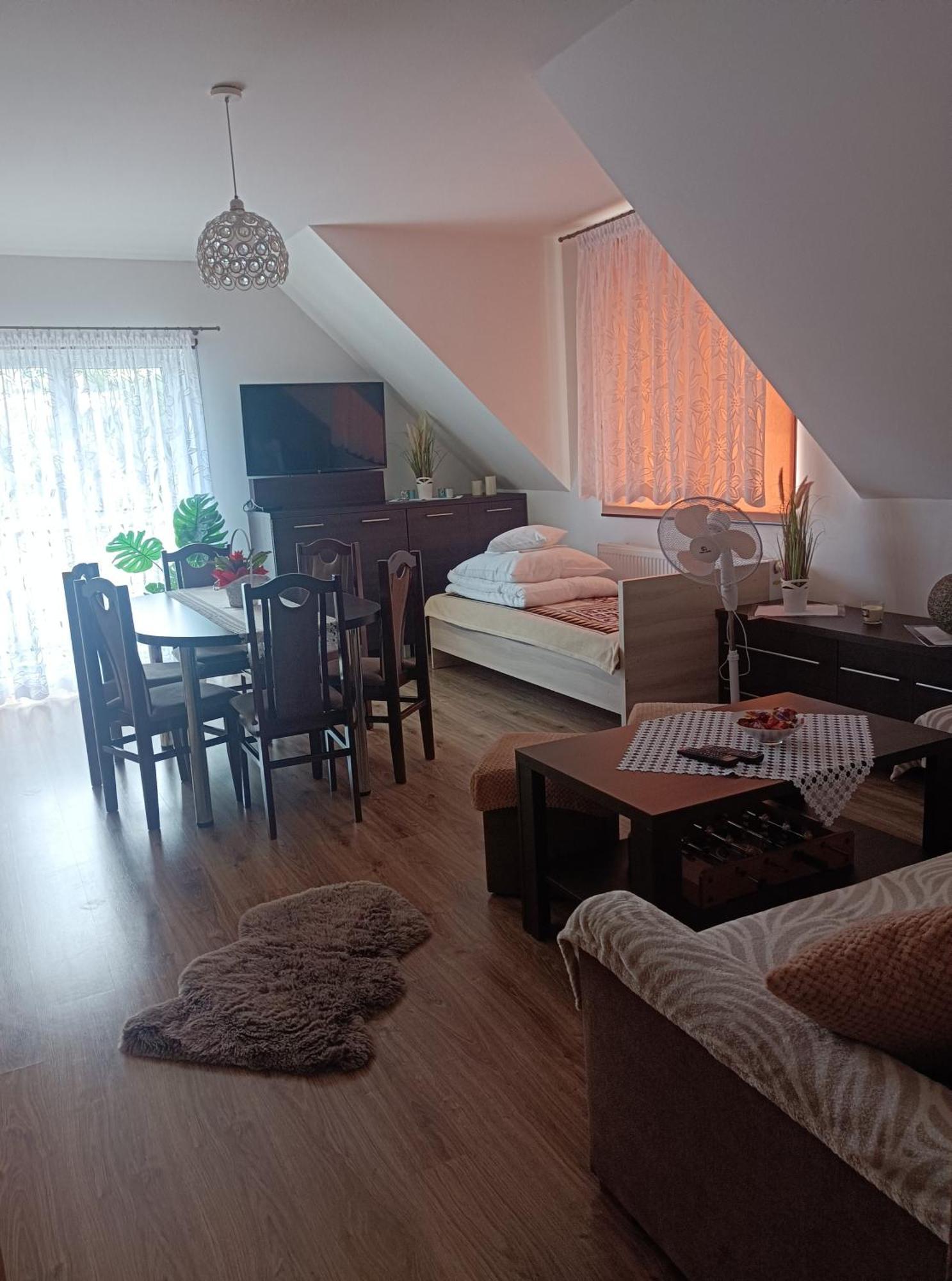 Dom Wakacyjny Gajowka Z Ogrodem Rzyki Bagian luar foto
